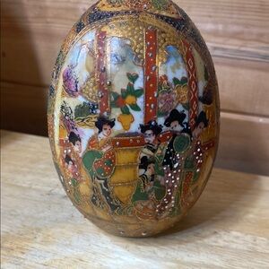 Vintage Saisuma like decorative egg.